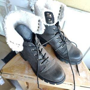 Mia super cut boots 8.5